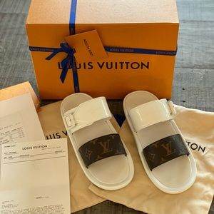 Louis Vuitton Sunbath Flat Mule 1A66X6 White